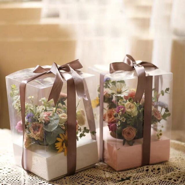 Hộp mica vuông cắm hoa tươi hoa sáp