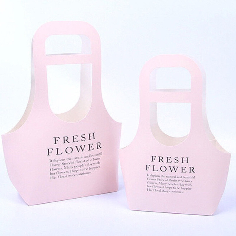 Túi xách giấy cắm hoa tặng 8/3 chữ fresh